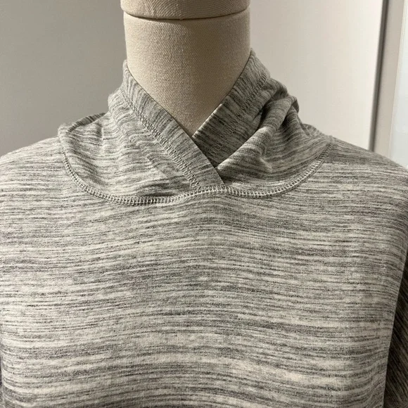Eddie Bauer Women’s Heather Gray Oversized Cowl Neck hooded Sweater - Picture 3 of 7